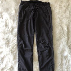 black lululemon joggers